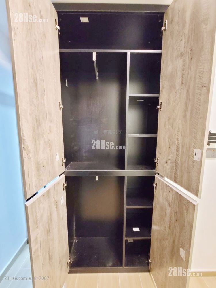 Pak Fuk Building Rental Studio , 1 Bathroom 120 ft²