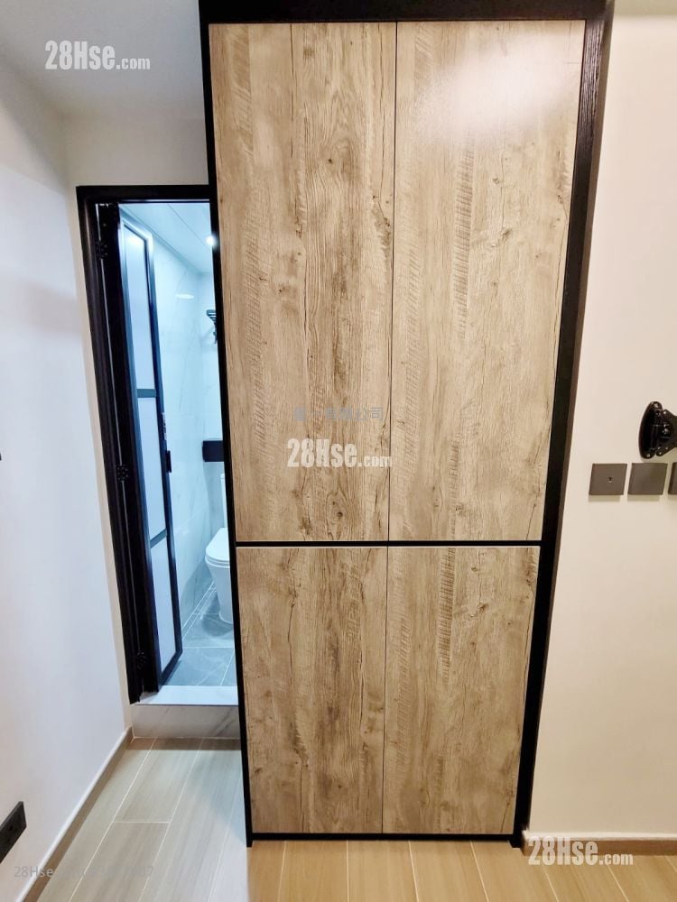 Pak Fuk Building Rental Studio , 1 Bathroom 120 ft²