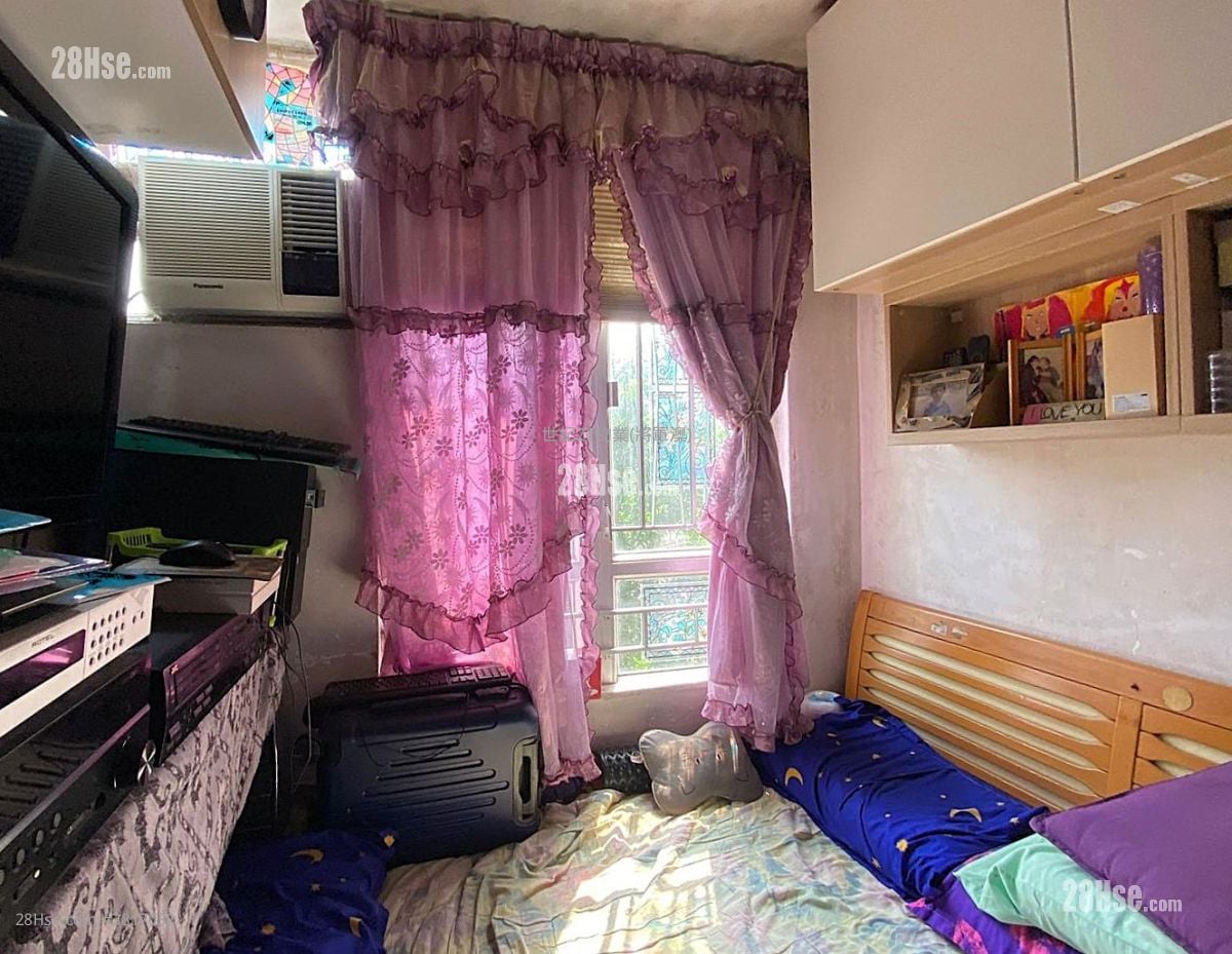 睡房 1: 广明苑 售盘 2 房 , 1 浴室