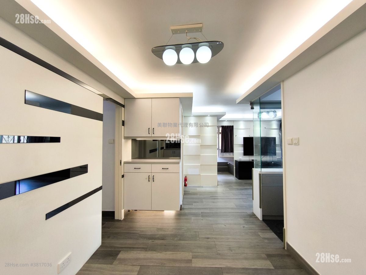 美孚新邨 售盘 3 房 , 2 浴室 705 平方尺