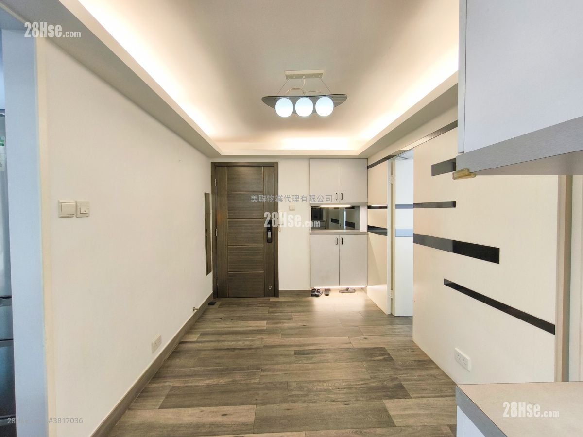 美孚新邨 售盘 3 房 , 2 浴室 705 平方尺