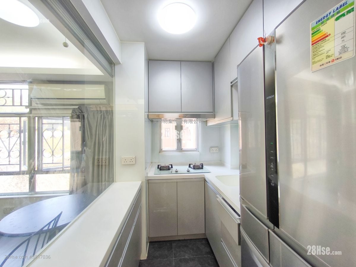 美孚新邨 售盘 3 房 , 2 浴室 705 平方尺