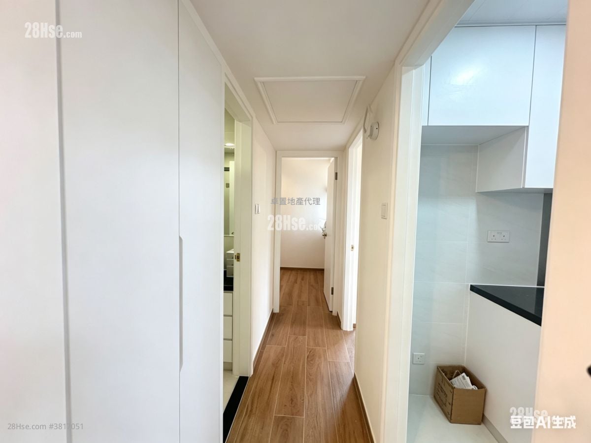 Luk Yeung Sun Chuen Rental 2 Bedrooms , 1 Bathroom 445 ft²