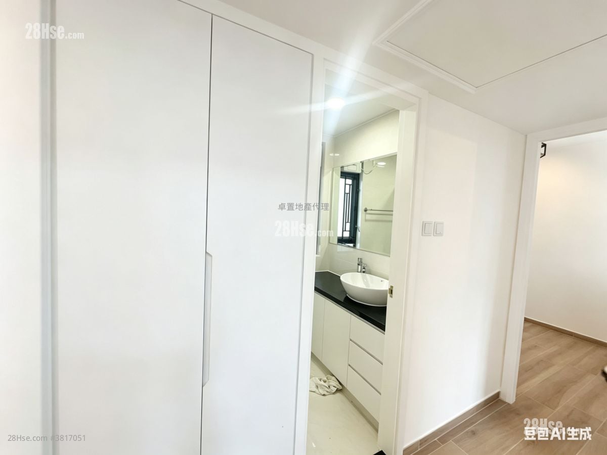 Luk Yeung Sun Chuen Rental 2 Bedrooms , 1 Bathroom 445 ft²