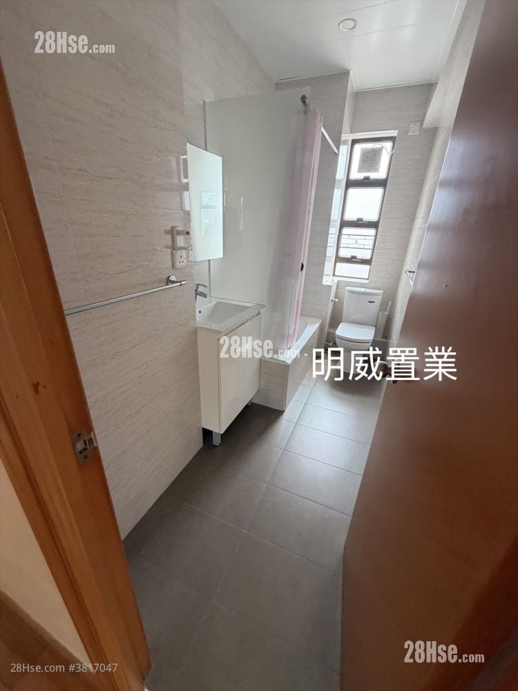 Wing Ying Mansion Sell 3 Bedrooms , 2 Bathrooms 980 ft²