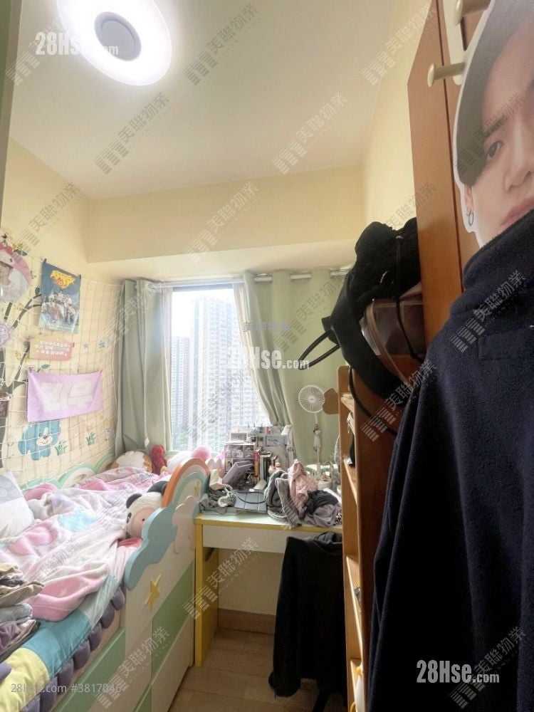 Noble Hill Sell 2 Bedrooms 503 ft²