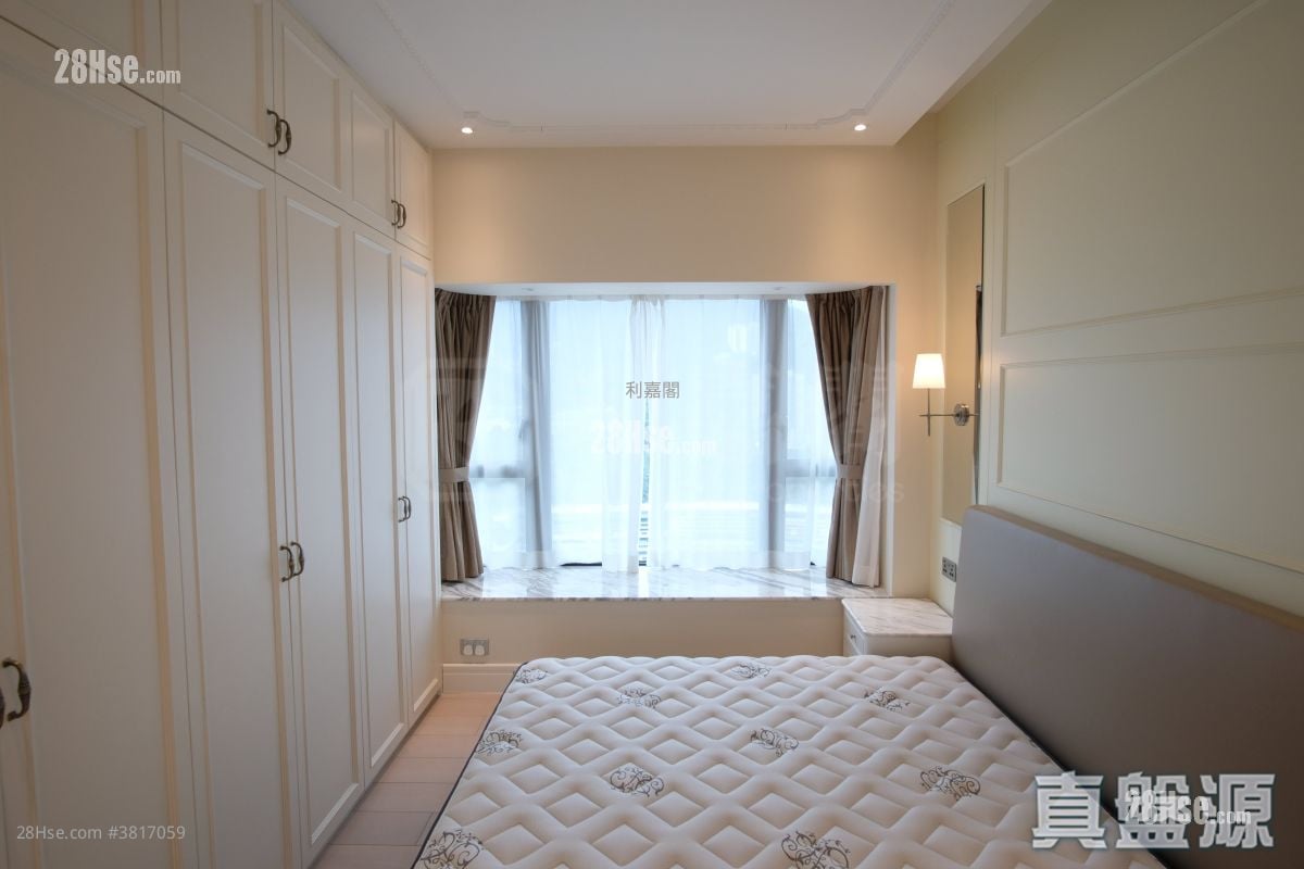 The Leighton Hill Sell 3 Bedrooms 1,128 ft²