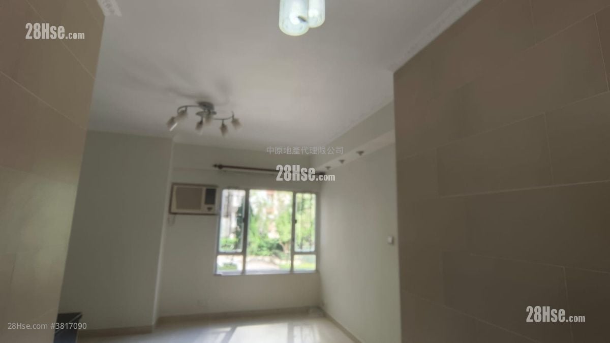 荃锦中心 租盘 438 平方尺