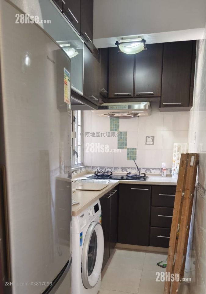 荃锦中心 租盘 438 平方尺