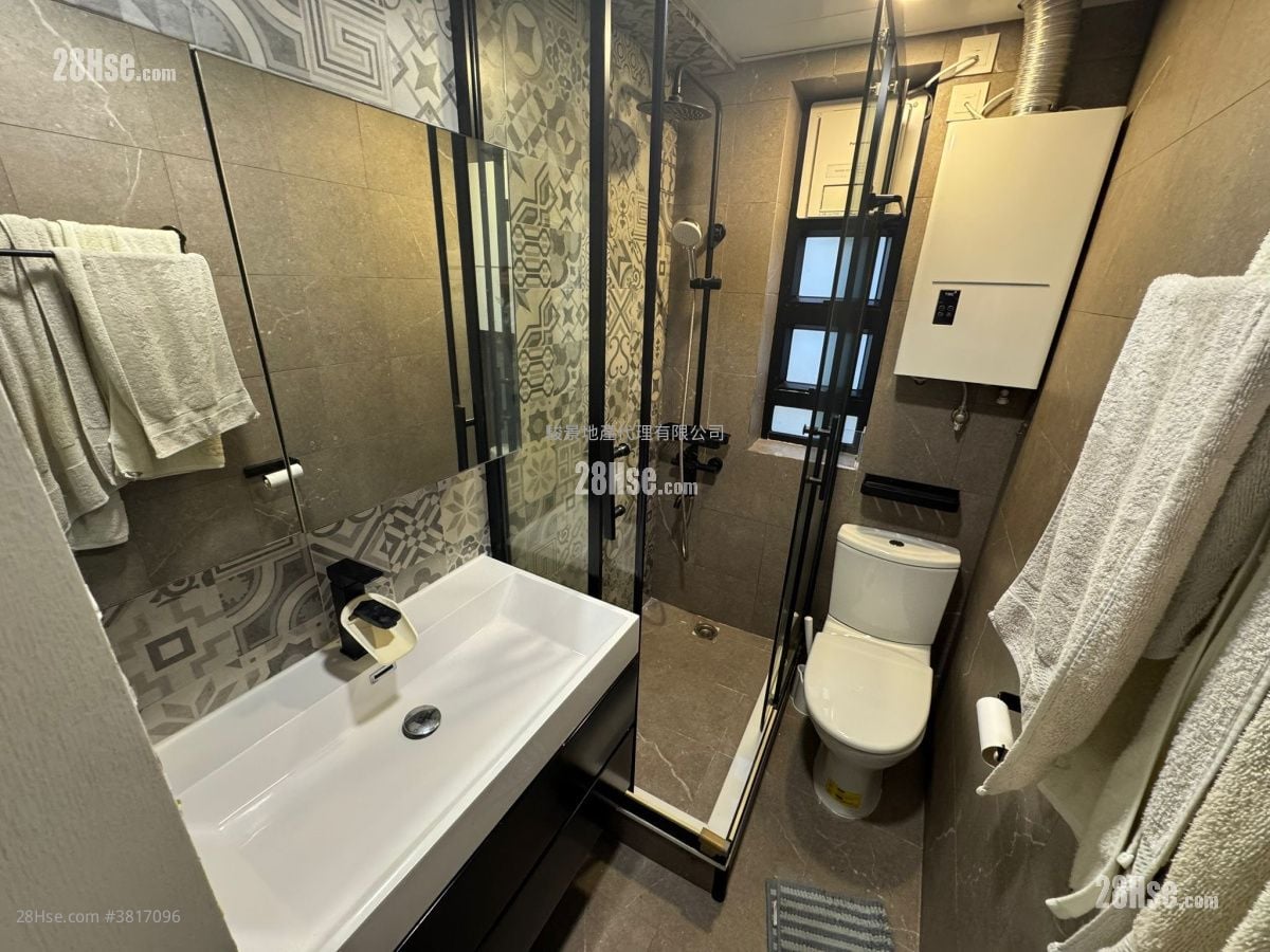 Kwong Chiu Terrace Sell 2 Bedrooms , 1 Bathroom 431 ft²