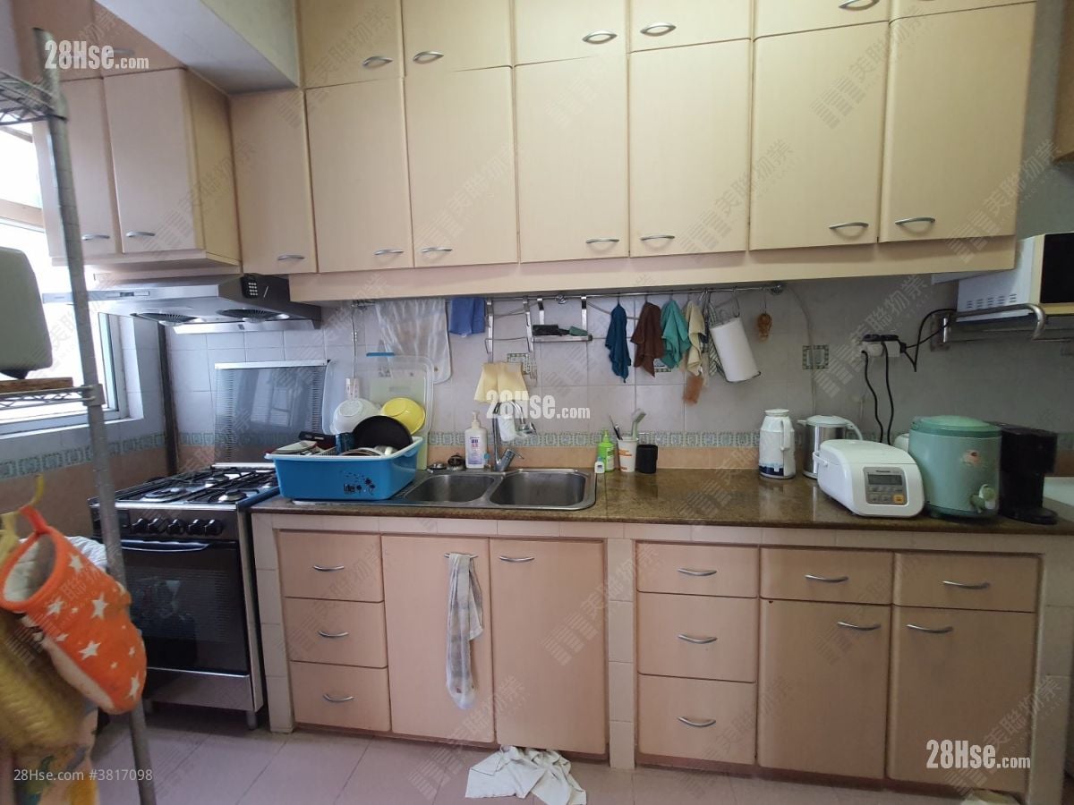 霞明阁 售盘 3 房 761 平方尺