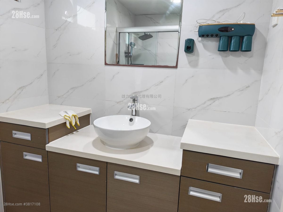 村屋 租盤 3 房 , 1 浴室 630 平方呎