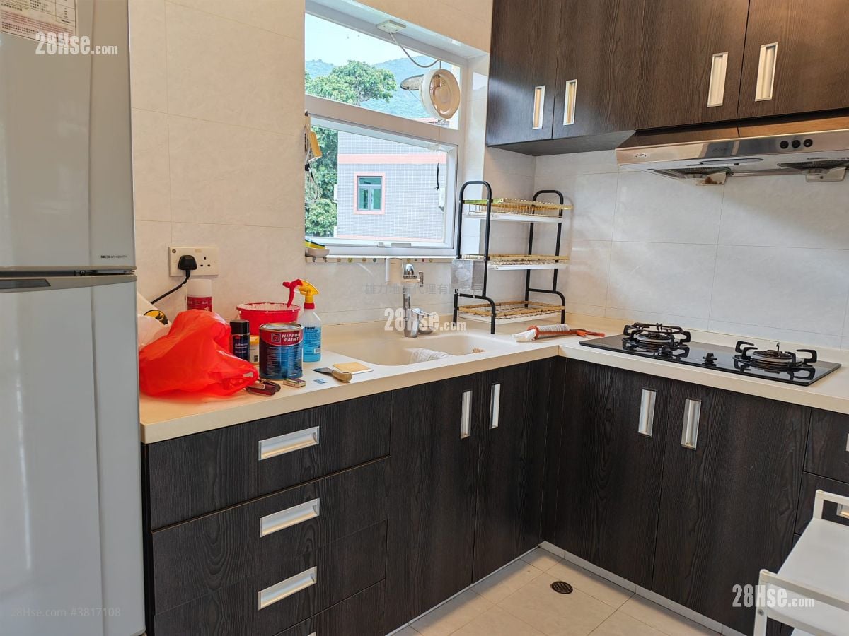 村屋 租盤 3 房 , 1 浴室 630 平方呎