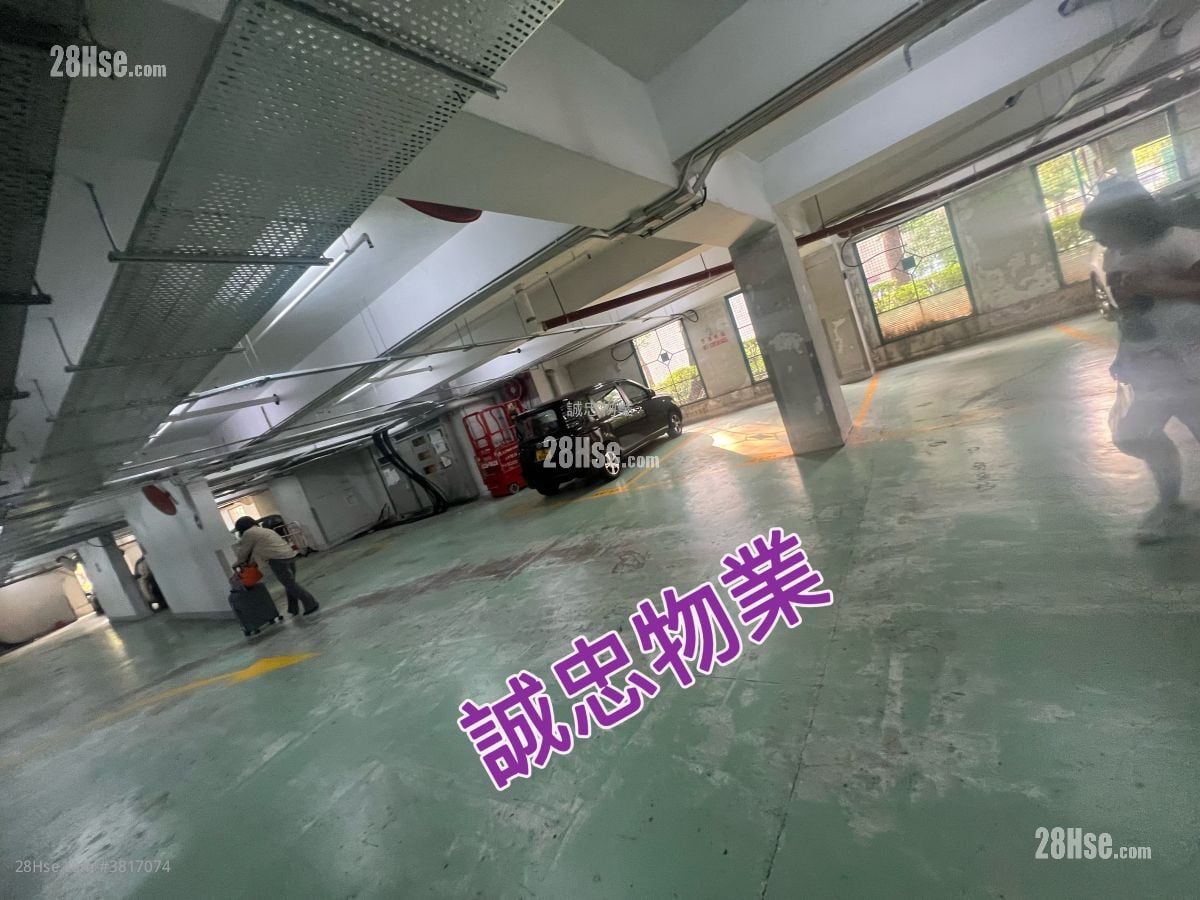 Greenpark Villa Sell 3 Bedrooms , 2 Bathrooms 716 ft²