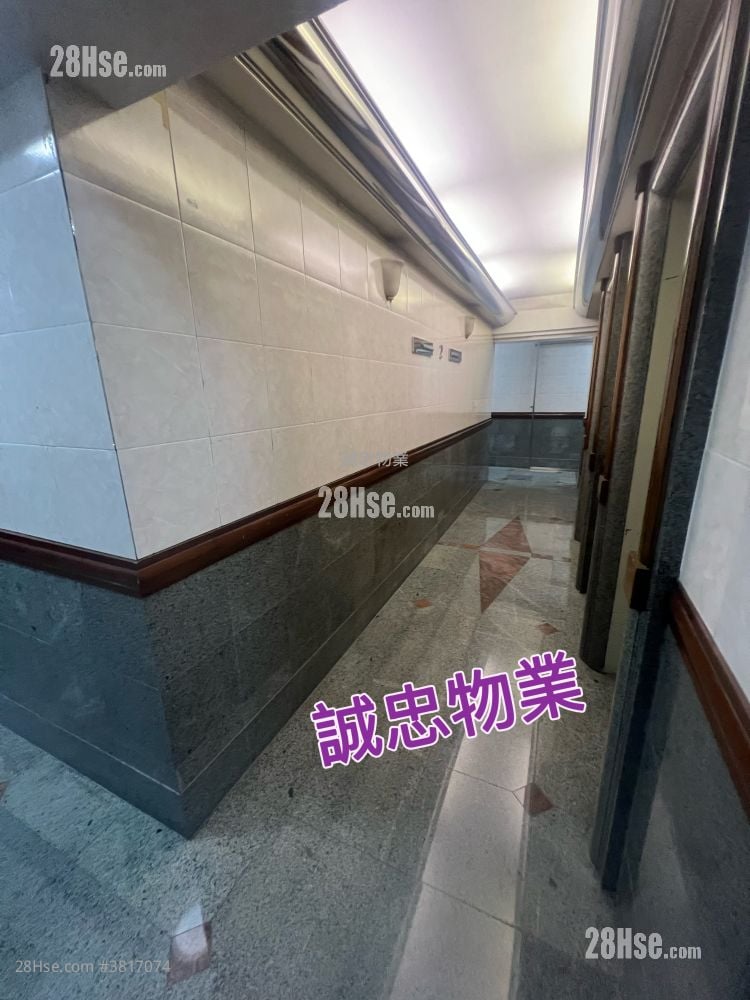 Greenpark Villa Sell 3 Bedrooms , 2 Bathrooms 716 ft²