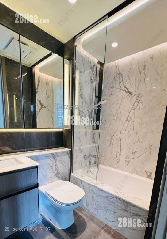 廚房: 上源 售盤 3 房 738 平方呎