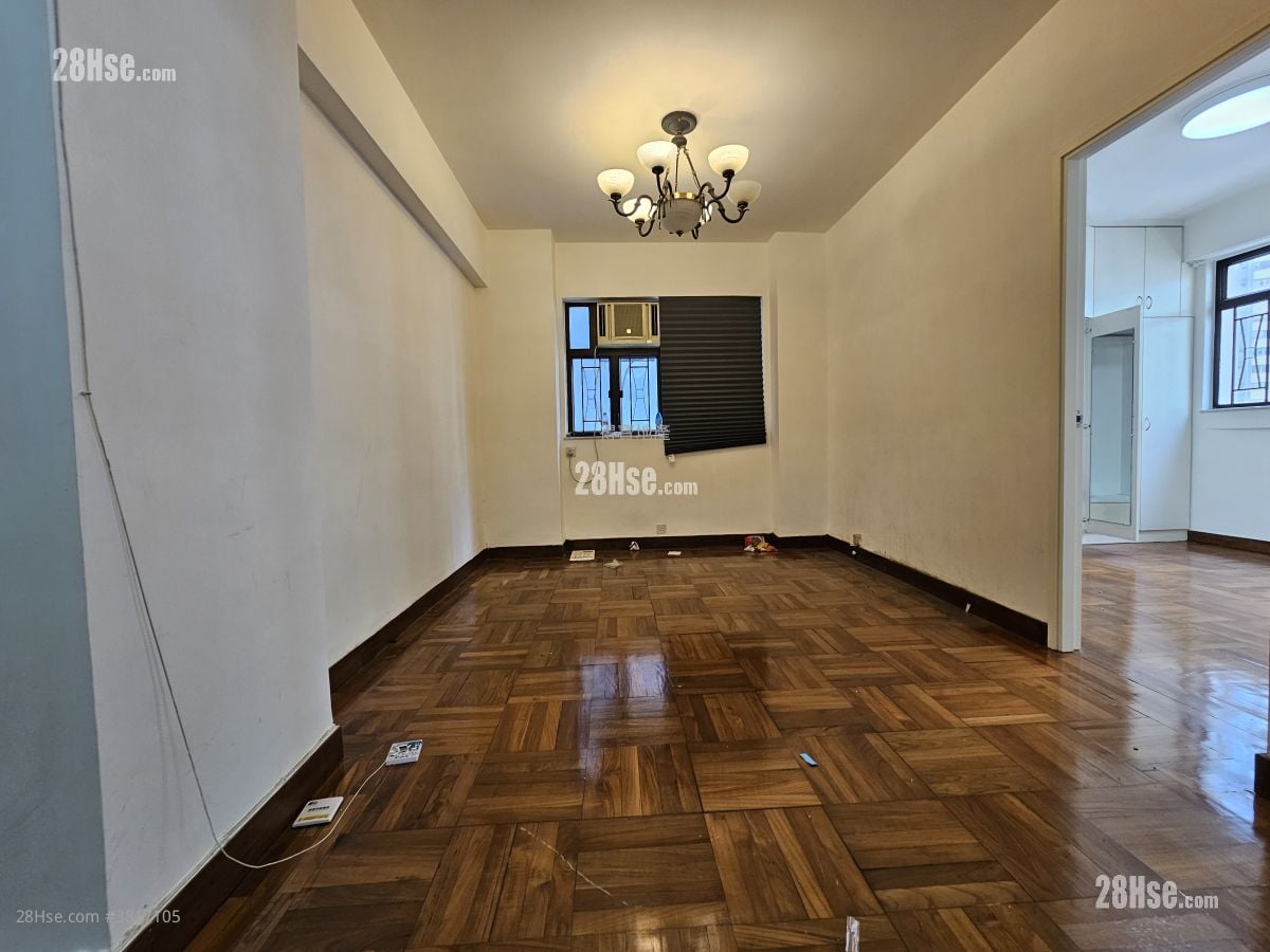 單幢樓房 售盤 3 房 , 1 浴室 751 平方呎