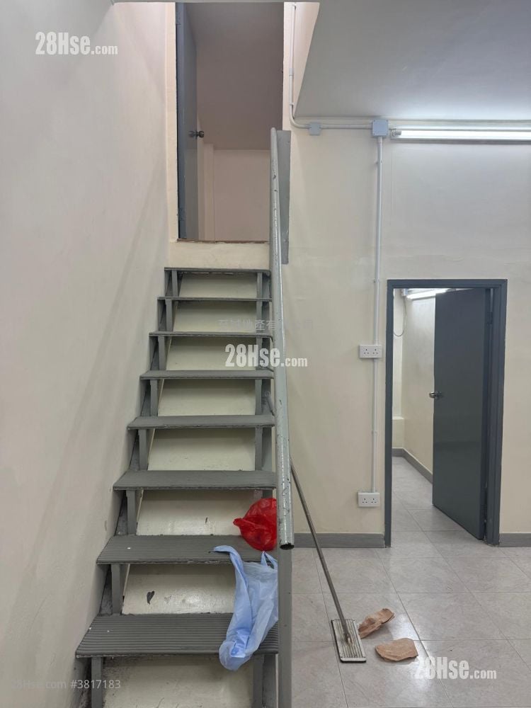 村屋 租盘 2 房 , 1 浴室