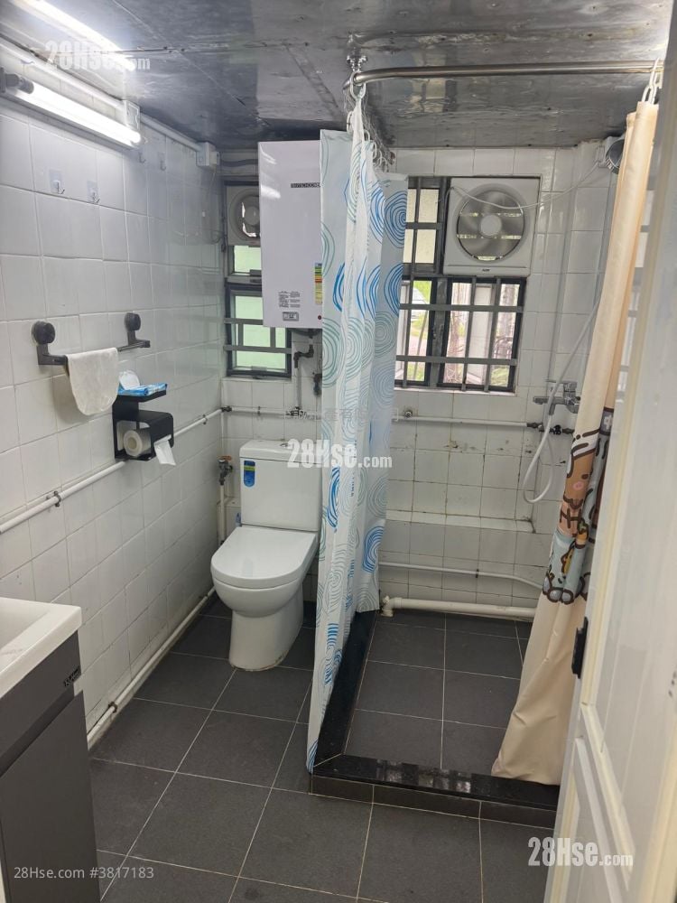 浴室: 村屋 租盘 2 房 , 1 浴室