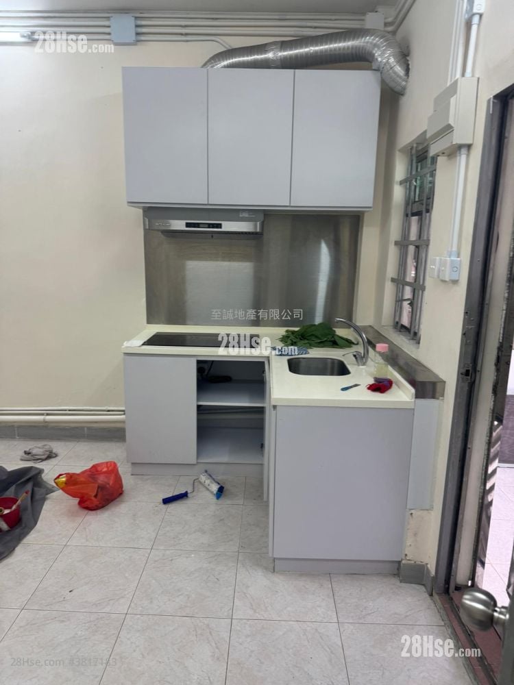 厨房: 村屋 租盘 2 房 , 1 浴室