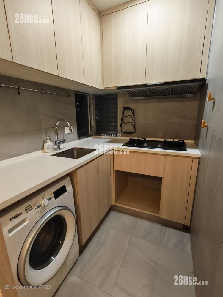 Kanfield Mansion Rental 2 Bedrooms , 1 Bathroom 410 ft²