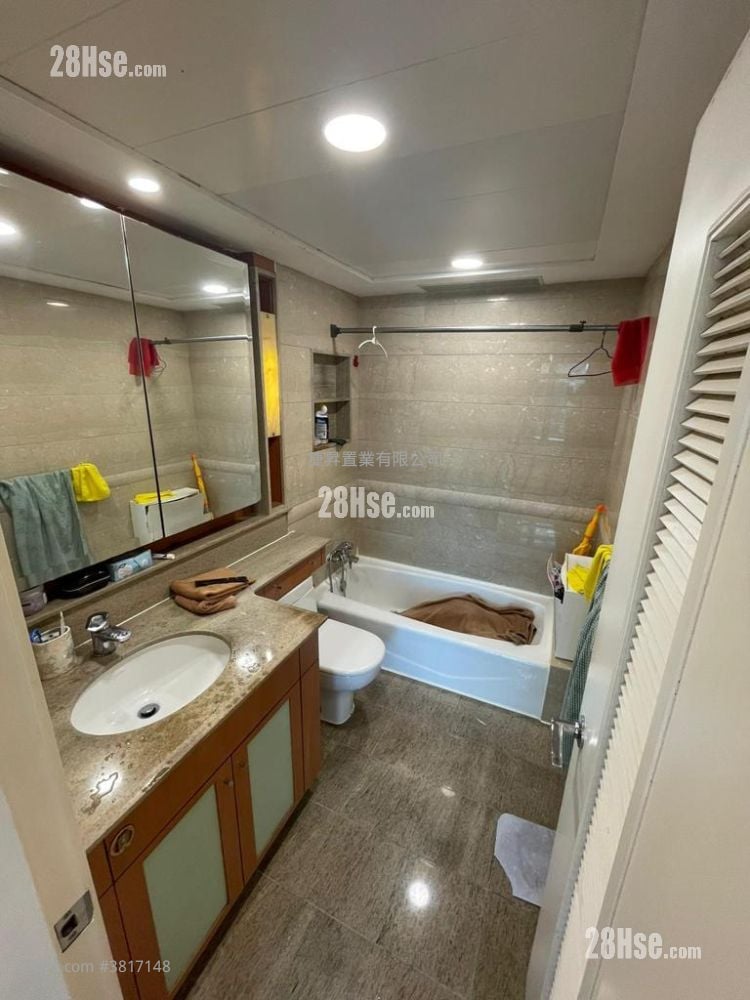 半島豪庭 售盤 4 房 , 2 浴室 1,063 平方呎