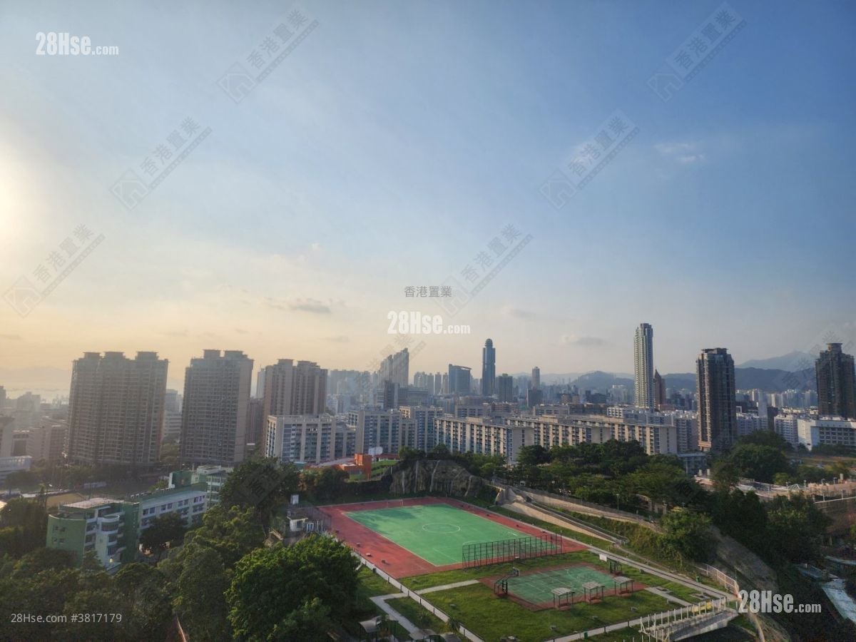 View: 全新物業、有齊傢俬、即租即住。