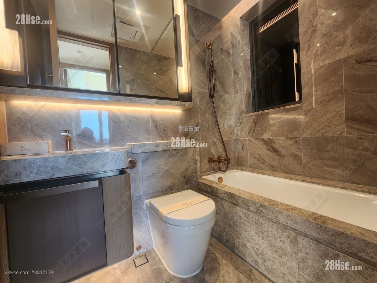 In One Rental 2 Bedrooms , 1 Bathroom 522 ft²