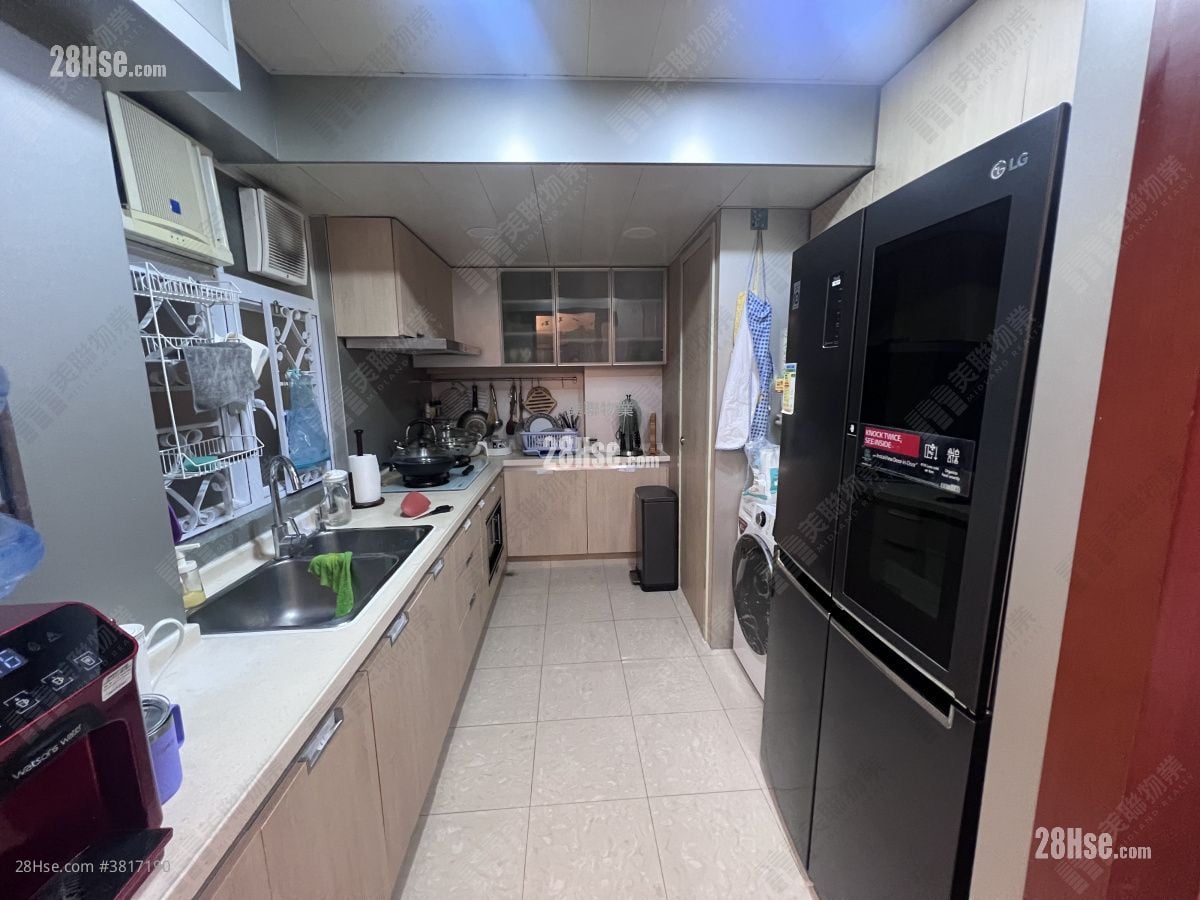 World-Wide Gardens Sell 3 Bedrooms , 2 Bathrooms 1,255 ft²