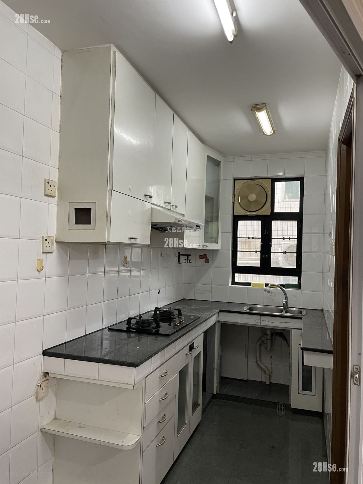 孟公屋 租盘 3 房 , 1 浴室 700 平方尺