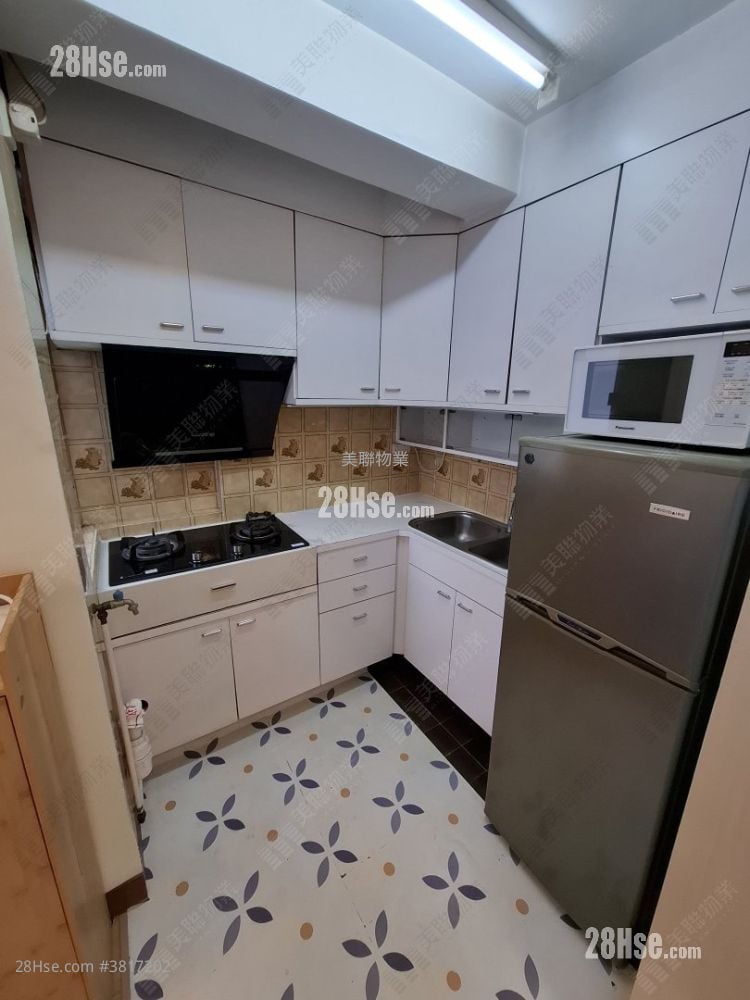 New Kwai Fong Gardens Sell 2 Bedrooms , 1 Bathroom 400 ft²