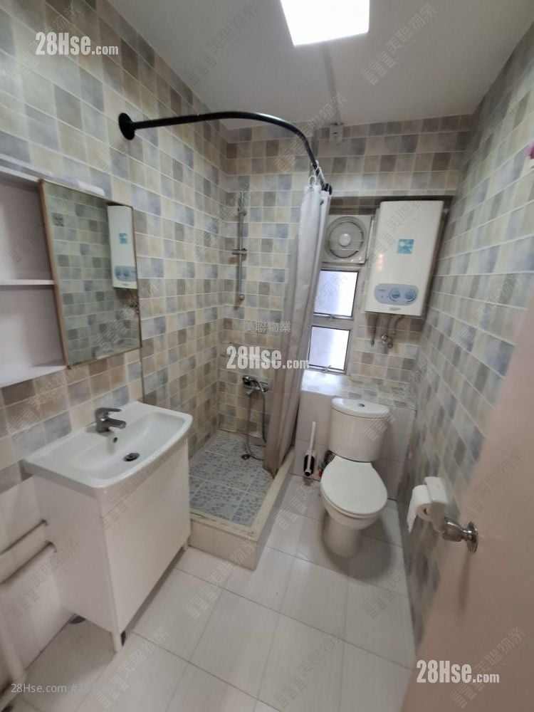 New Kwai Fong Gardens Sell 2 Bedrooms , 1 Bathroom 400 ft²