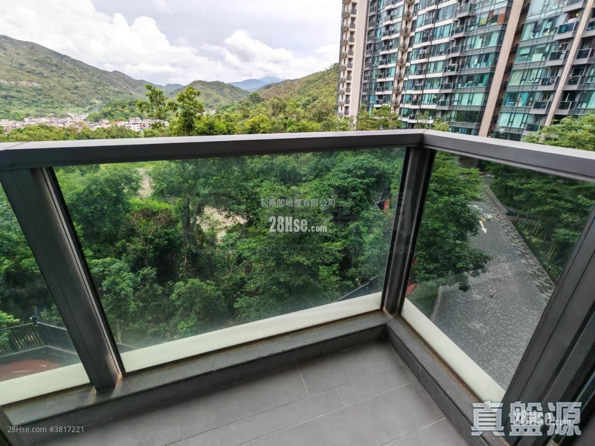 Le Pont Sell 3 Bedrooms , 2 Bathrooms 738 ft²