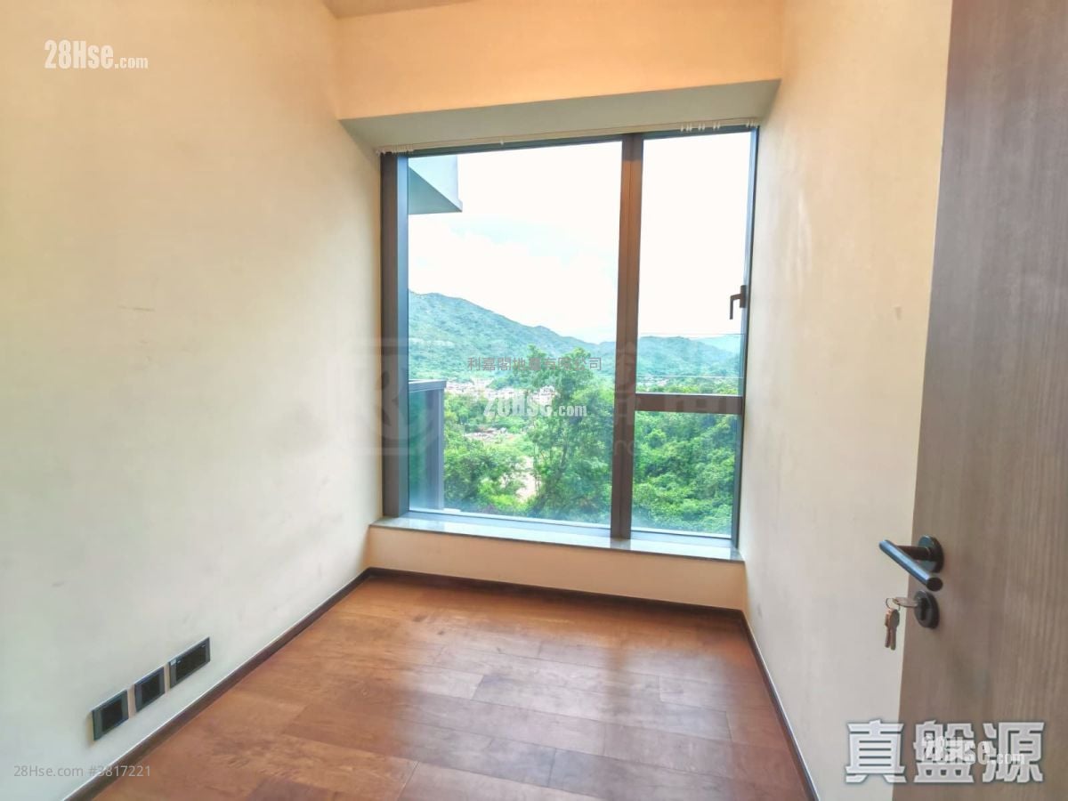 Le Pont Sell 3 Bedrooms , 2 Bathrooms 738 ft²