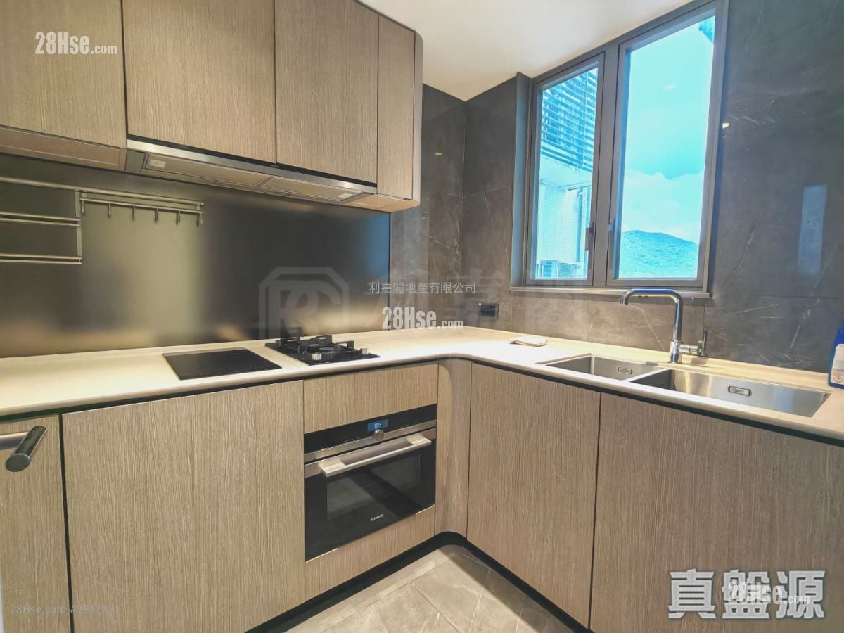 Le Pont Sell 3 Bedrooms , 2 Bathrooms 738 ft²