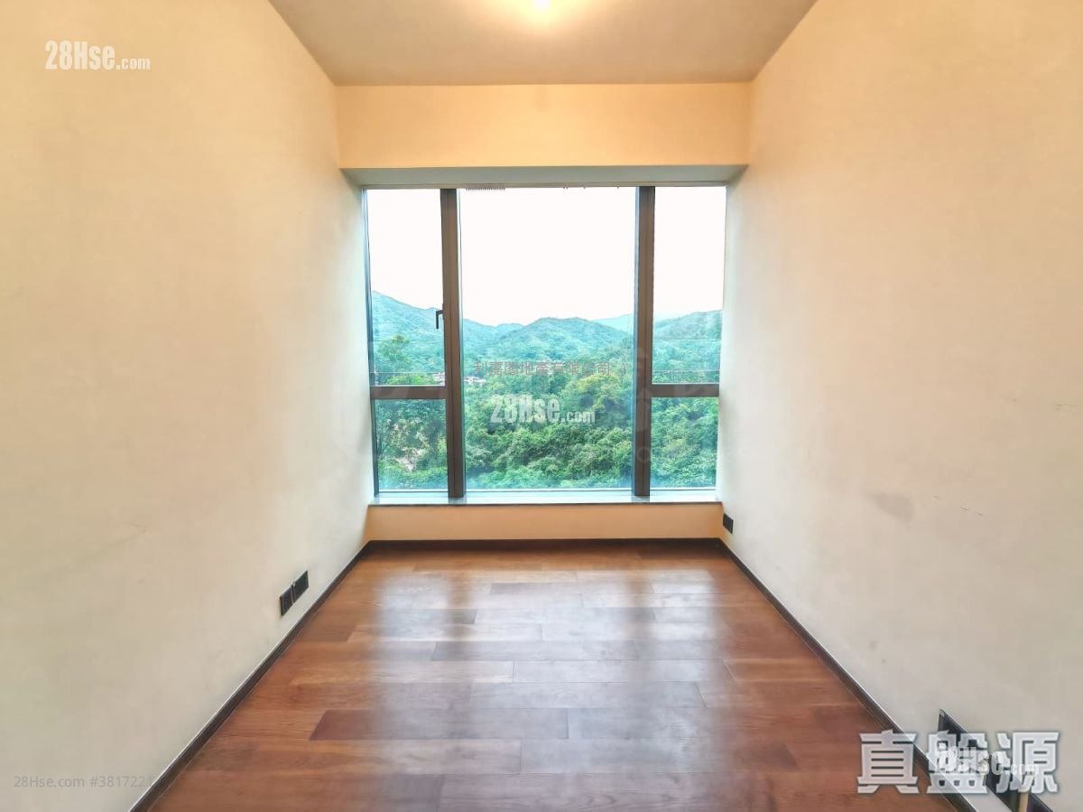 Le Pont Sell 3 Bedrooms , 2 Bathrooms 738 ft²