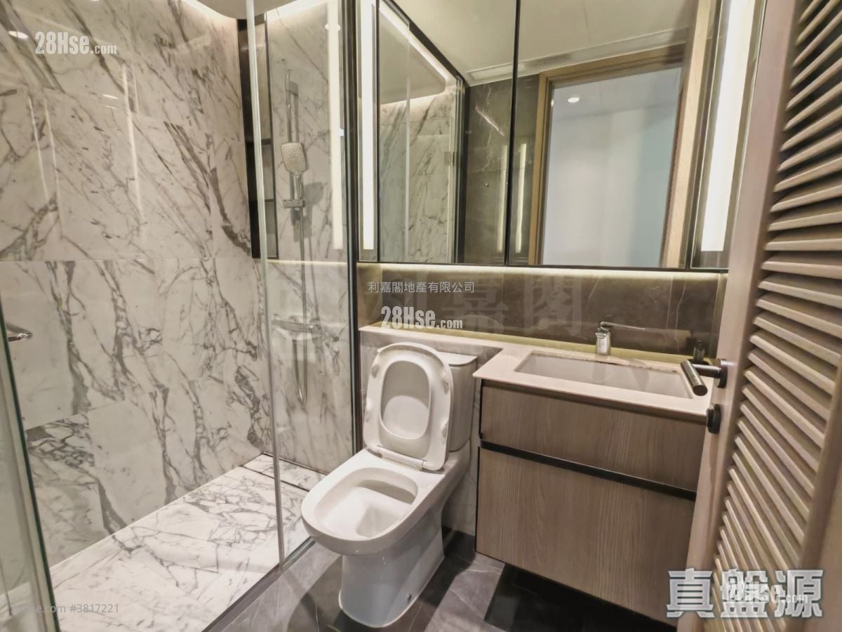 Le Pont Sell 3 Bedrooms , 2 Bathrooms 738 ft²