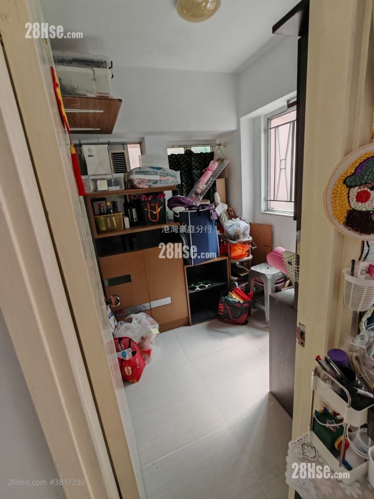 Marvel Court Sell 2 Bedrooms , 1 Bathroom 296 ft²