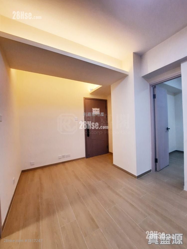 Odeon Building Sell 2 Bedrooms , 1 Bathroom 324 ft²