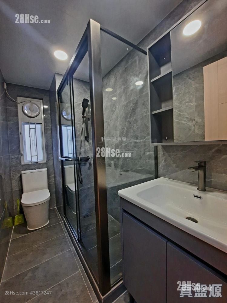 Odeon Building Sell 2 Bedrooms , 1 Bathroom 324 ft²