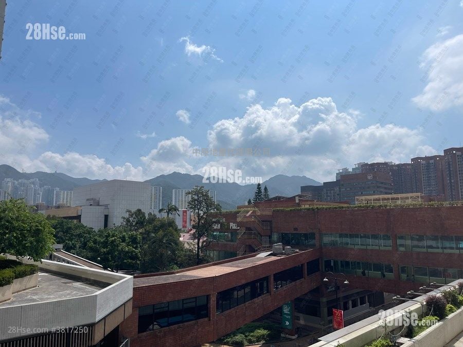 Shatin Plaza Sell 3 Bedrooms 722 ft²