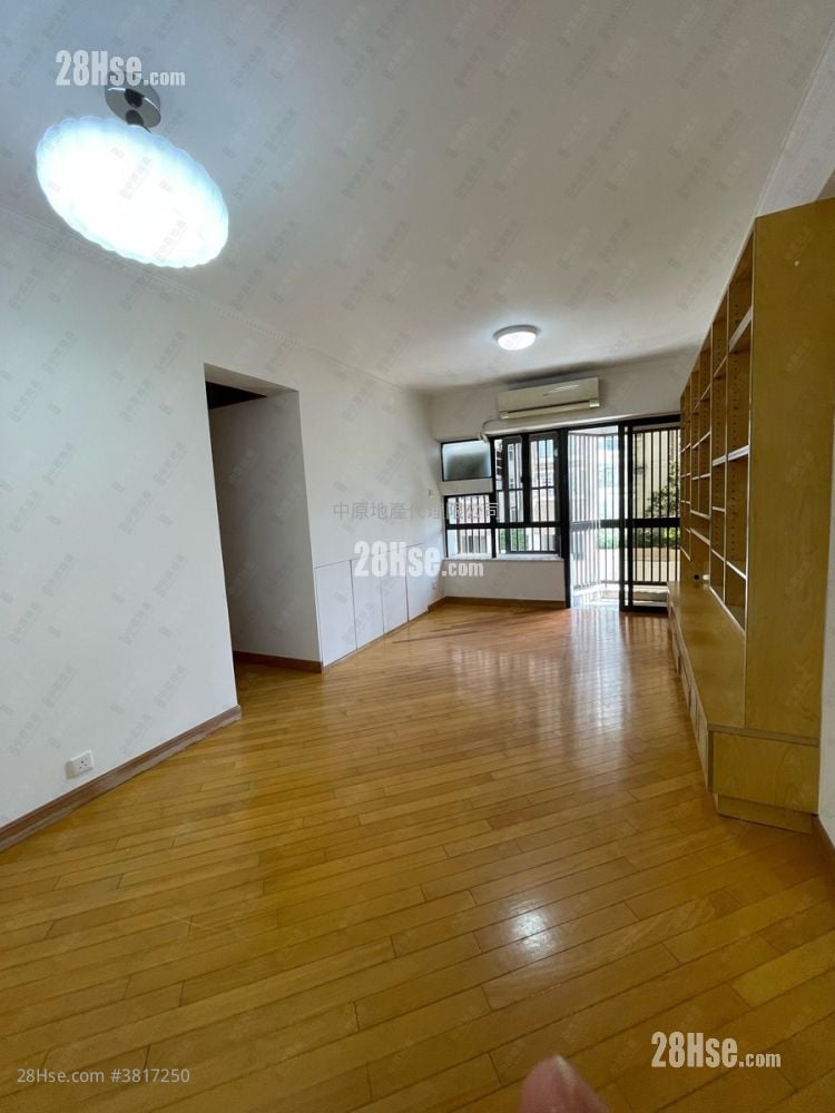 Shatin Plaza Sell 3 Bedrooms 722 ft²