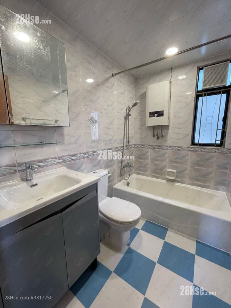 Shatin Plaza Sell 3 Bedrooms 722 ft²