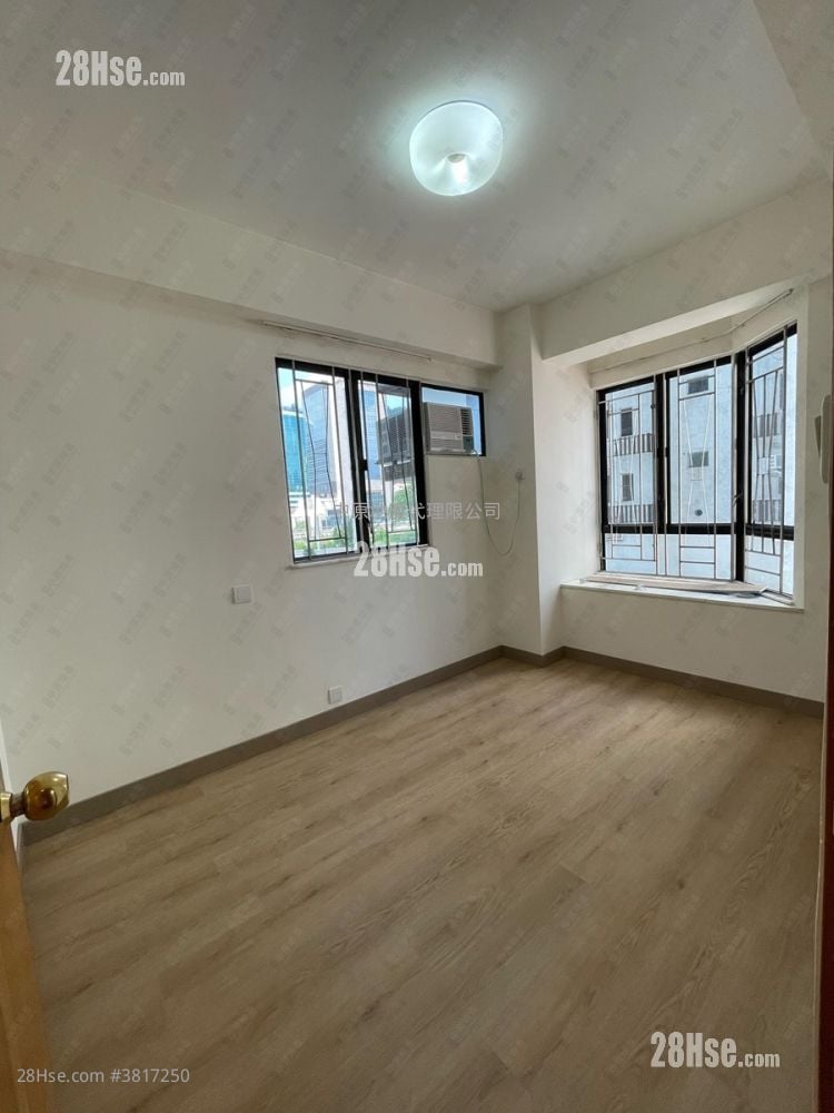 Shatin Plaza Sell 3 Bedrooms 722 ft²