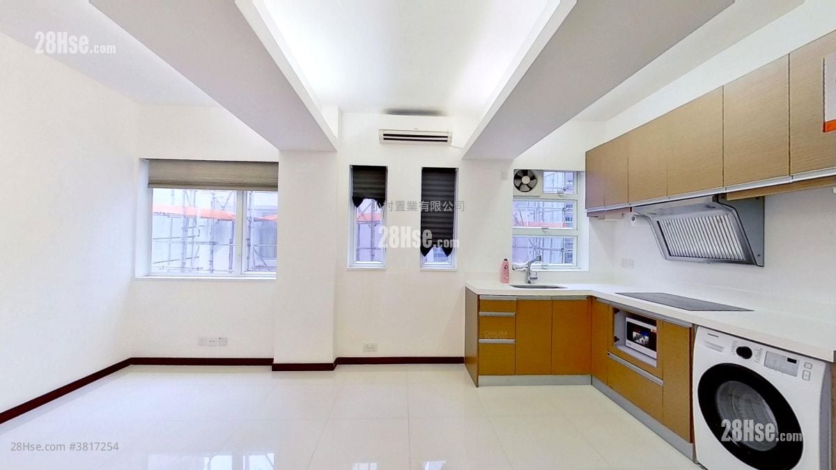 living room: Malahon Apartments Rental 1 Bedroom , 1 Bathroom 400 ft²