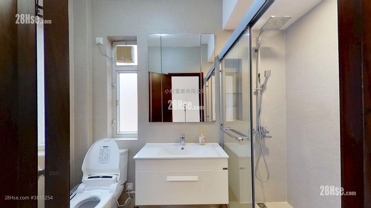 bathroom: Malahon Apartments Rental 1 Bedroom , 1 Bathroom 400 ft²