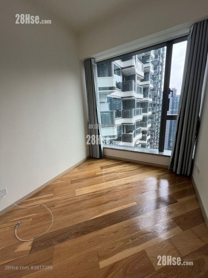 One Victoria Rental 2 Bedrooms , 1 Bathroom 457 ft²