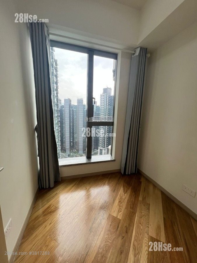 One Victoria Rental 2 Bedrooms , 1 Bathroom 457 ft²