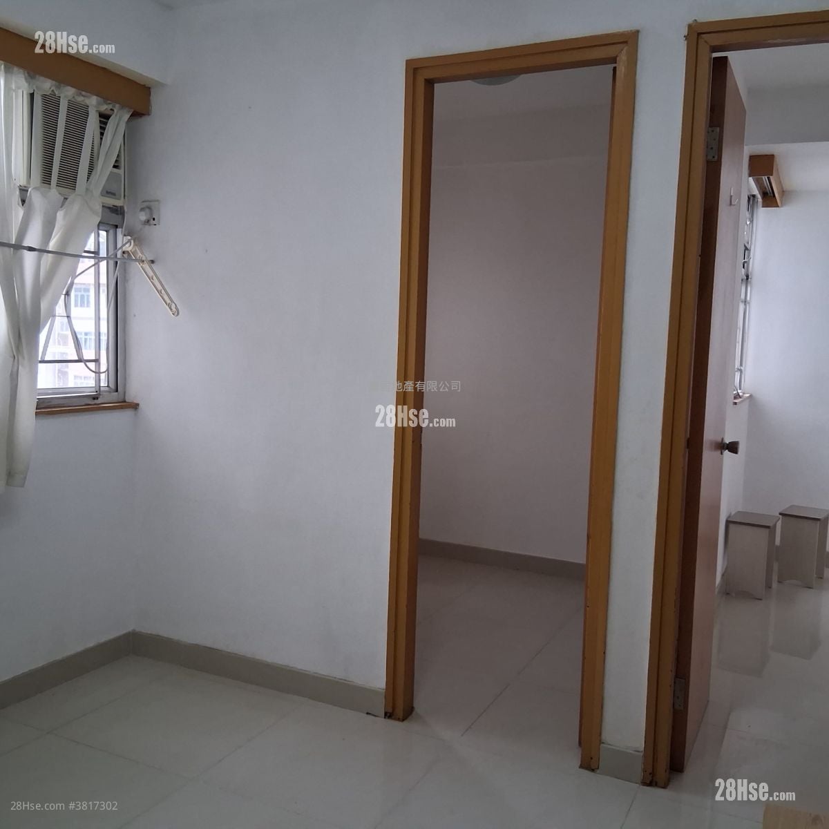 Manor Centre Rental 2 Bedrooms , 1 Bathroom 310 ft²