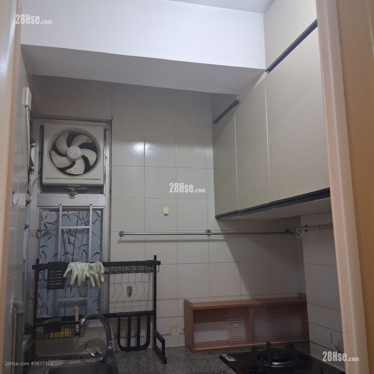 Manor Centre Rental 2 Bedrooms , 1 Bathroom 310 ft²